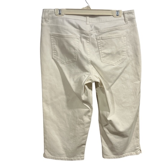 Christopher & Banks Modern Fit White Denim Casual Capris Size 10 Beach Summer - Picture 2 of 6
